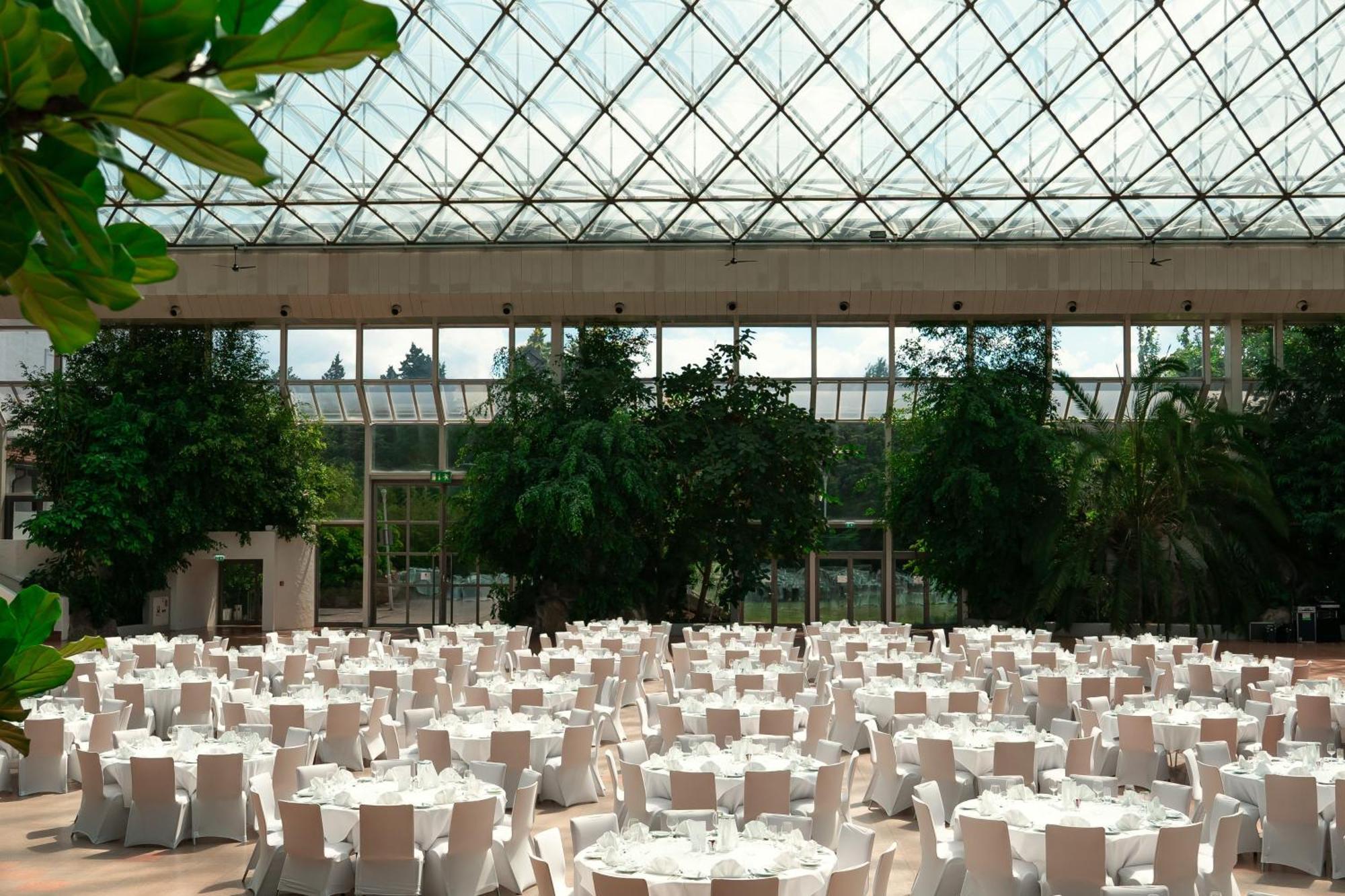 Eventhotel Pyramide Voesendorf Exterior photo